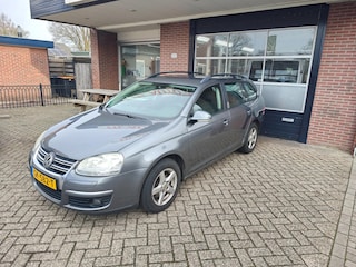 Volkswagen Golf Variant 1.6 Trendline, Clima, Cruise, Trekhaak, Nieuwe APK!