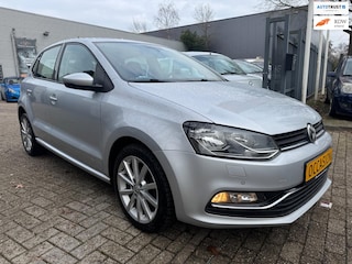 Volkswagen Polo 1.2 TSI Highline 5 deurs, elec pakket , stoel verwarming, alarm, getint glas, 16"sport wielen, pdc, 70.102 km