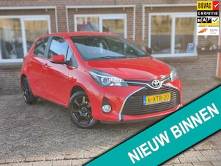 Toyota Yaris 1.3 VVT-i Lounge Clima Cruise Navi Camera LMV - RIJKLAAR -