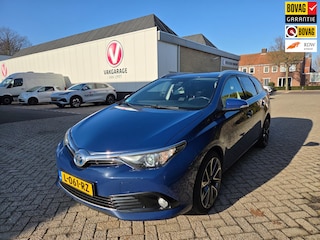 Toyota Auris Touring Sports 1.8 Hybrid Dynamic | 18" LM-velgen | Climate controle | Stoelverwarming | Spiegels electr. inklapbaar