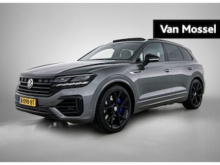 Volkswagen Touareg 3.0 TSi 4-MOTION R | 463 PK | Black Style | Leder | Digital Cockpit | Panorama Dak | Keyless | Trekhaak | Stoel en Stuurverwarming | Achterbank verwarming | Luchtvering | Ergo Stoelen