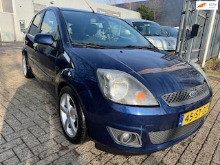 Ford Fiesta 1.6-16V Futura 5 deurs airco, elec pakket, rijd perfect, nette auto apk t/m 16-06-2026