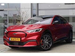 Ford Mustang Mach-E AWD 75 kWh | Panorama dak | Technology Pack Plus | GT velgen | B&O | Camera rondom | Elekt. achterklep | Carplay
