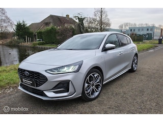 Ford Focus 1.0 EcoBoost Hybrid ST Line / Trekh / Navi / luxe