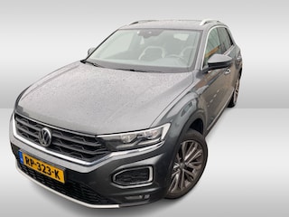 Volkswagen T-Roc 1.5 TSI Sport / Trekhaak / Virtual Cockpit / Navigatie / 17'' / Parkeerhulp V+A / CarPlay / DAB / Getint glas / ACC