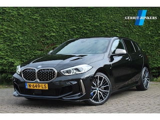 BMW M135i xDrive High Executive | Headup display | Stuurverwarming