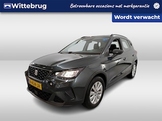 Seat Arona 1.0 TSI 95pk Style Navigatie by APP / LM 16 inch / Parkeersensoren A. / Climatronic airco / LED