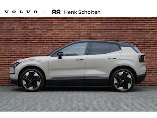 Volvo EX30 Single Motor Extended Range Plus Europa 69 kWh | Sand Dune metallic | | Extra getint glas | Dak in contrasterende kleur | Verwarmde voorstoelen en stuurwiel | Elektrisch verstelbare voorstoelen | Google-Maps navigatie | Adapt. Cruise Control | Pilot assist | Blind Spot | Park Assist camera achter  | Warmtepomp | Keyless | Premium audio by Harman Kardon | Draadloos telefoon opladen | 19” 5-spaaks Aero lichtmetalen velgen |
