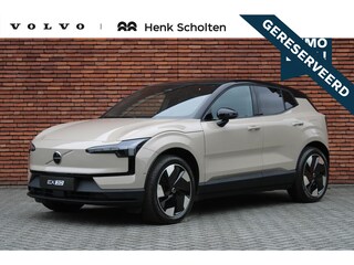 Volvo EX30 Single Motor Extended Range Plus Europa 69 kWh | Sand Dune metallic | | Extra getint glas | Dak in contrasterende kleur | Verwarmde voorstoelen en stuurwiel | Elektrisch verstelbare voorstoelen | Google-Maps navigatie | Adapt. Cruise Control | Pilot assist | Blind Spot | Park Assist camera achter  | Warmtepomp | Keyless | Premium audio by Harman Kardon | Draadloos telefoon opladen | 19” 5-spaaks Aero lichtmetalen velgen |