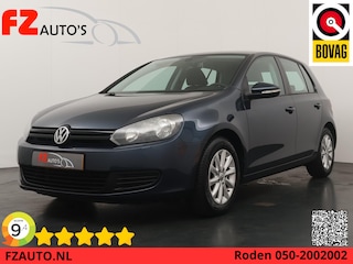 Volkswagen Golf 1.2 TSI Style BlueMotion Automaat - Navigatie - Trekhaak - Parkeersens V+A