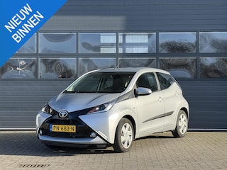 Toyota Aygo 1.0 VVT-I X-PLAY I AUTOMAAT I APPLE CARPLAY I P-CAMERA I AIRCONDITIONING