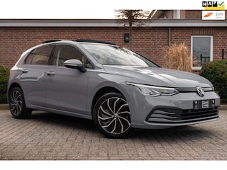 Volkswagen Golf 1.0 TSI Life 110 PK 1e Eig Adaptive Pano Sfeerverl. LED 17''