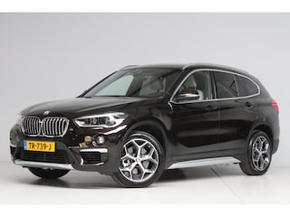 BMW X1 SDrive20i Orange Edition II | head-up | adap. cruise | achteruitrijcamera | keyless entry | trekhaak | leder sport | 192 PK