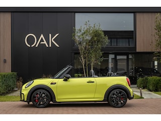 Mini John Cooper Works Cabrio 2.0 F1 Aut. | Navigatie | Leder/Alcantara | Camera | 18"LM | NL Auto | Zesty Yellow