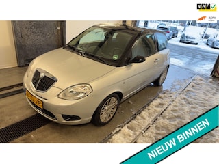 Lancia Ypsilon 1.4-16V 95pk Automaat 2e eigenaar Clima Trekhaak