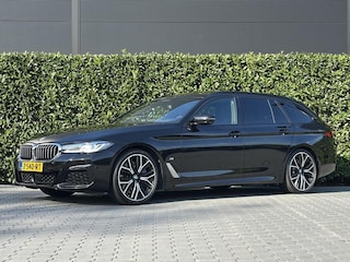 BMW 5-serie Touring 540i xDrive High Executive Edition, FACELIFT, M-PAKKET, PANO, COMFORTSTOELEN, LASER, SOFTCLOSE, LANE, CRUISE, HUD, KEYLESS, NAVI, 360 CAMERA, DODEHOEK, STOELVERWARMING/VERKOELING, ELEKTRISCHE KOFFERKLEP