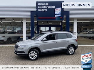 Skoda Karoq 1.5 TSI ACT Business Edition / Automaat / NL-Auto / Dealer-Onderhouden / 1e-Eigenaar / Stoelverwarming / Stuurverwarming / Elektr.-Uitklapbare Trekhaak / Adaptieve Cruise-Control / Climate-Control / Apple-Carplay & Android-Auto / DAB Radio-Bluetooth / Navi / PDC-Achter / 16'' LMV / All-Season / ENZ.