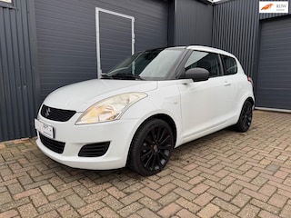 Suzuki Swift 1.2 Comfort Black&White