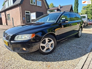 Volvo V70 2.0 D3 automaat Summum nwe APK+beurt leder dakje etc