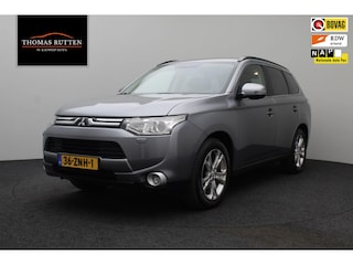 Mitsubishi Outlander 2.0 Instyle 4WD 2013 | Trekhaak | Airco | Cruise Control | Xenon | Elektrisch Verstelbare Stoelen | Stoelverwarming | Schuifkantel Dak | Nationale Autopas