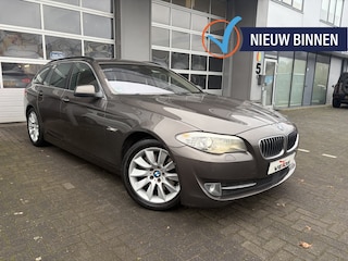 BMW 5-serie Touring 528xi High Luxury / FULL OPTIONS/ HUD/ NACHTCAMERA!