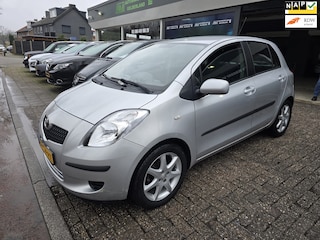 Toyota Yaris 1.3 VVTi Sol MMT | AUTOMAAT | 12MND GARANTIE | AIRCO | ELEC RAMEN | LMV |