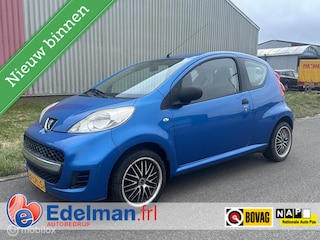 Peugeot 107 1.0-12V XR
