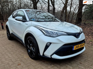Toyota C-HR 1.8 Hybrid Dynamic . Camerq . 18 inch . Apple carplay