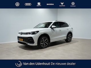 Volkswagen Tiguan 1.5 eHybrid 204pk R-Line Edition Panorama Navigatie Stoel/Stuurverwarming 360 Camera Carplay Halsteren
