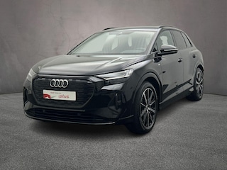 Audi Q4 40 S edition 77 kWh | Trekhaak | Dynamiek pakket | Sonos | Warmtepomp | Matrix-led | Camera | Carplay |