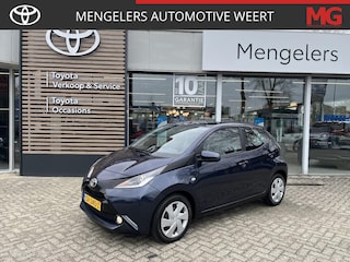 Toyota Aygo 1.0 VVT-i x-nav | Navigatie | All seasonbanden | Camera