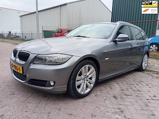 BMW 3-serie Touring 320i Luxury Line Climate Cruise Leer Navigatie Xenon 2 sleutels Ond. Map NAP APK 06-2026