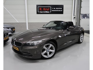 BMW Z4 Roadster sDrive23i Automaat 1e Eig. 6-Cilinder Airco-cc Stof Stoelverwarming Havannabruin met. Nette staat Sportvelgen Youngtimer Automaat Flippers Boekjes/rekeningen aanwezig PDC V/A