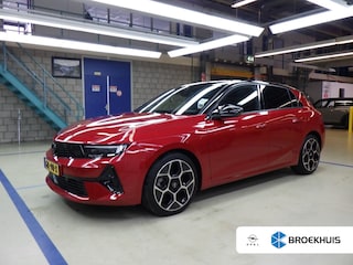 Opel Astra 1.2 Turbo Hybrid Ultimate AUTOMAAT / Navigatie / 360 Camera / Stuur -en Stoelverwarmd / Panorama / Matrix LED / PDC V+A / Keyless /