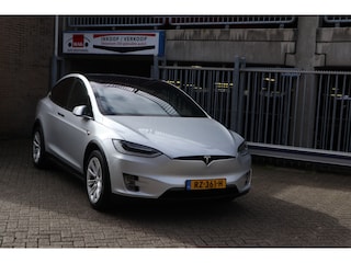 Tesla Model X 75D Base