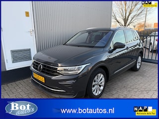 Volkswagen Tiguan 1.5 TSI Life Business / AUTOMAAT / 1E EIGENAAR / VIRTUAL DISPLAY / TREKHAAK / NL-AUTO / NAVIGATIE / ECC / CRUISE