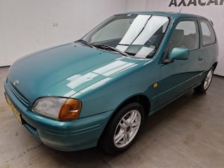 Toyota Starlet 1.3-16V XLi STUURBEKRACHTEGING ! NIEUWE APK ! NIEUWE KOPPELING !