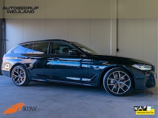 BMW 5-serie Touring 530e Business Edition Plus M-sport I Trekhaak I Pano I NL-auto I 1ste eig. I 19" I Leer I