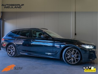 BMW 5-serie Touring 530e Business Edition Plus M-sport I Trekhaak I Pano I NL-auto I 1ste eig. I 19" I Leer I