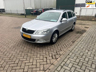 Skoda Octavia Combi 1.2 TSI Ambition Business Line 1e Eigenaar Clima Cruise Navi Trekhaak Pdc Achter