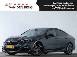 BMW 218i 140 PK M-Sport | LED | Navigatie | Ambiance Verlichting | Stoelverwarming | 18 Inch Velgen |