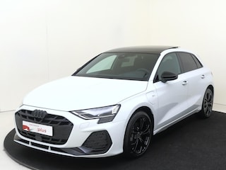 Audi A3 Sportback 40 TFSI e S edition | Panoramadak | SONOS audio | Head-up display | Dodehoek detectie | Adaptieve cruise control | Stoelverwarming | Achteruitrijcamera | Parkeerassistent |