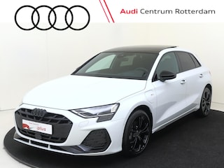 Audi A3 Sportback 40 TFSI e S edition | Panoramadak | SONOS audio | Head-up display | Dodehoek detectie | Adaptieve cruise control | Stoelverwarming | Achteruitrijcamera | Parkeerassistent |