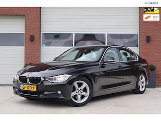 BMW 320i 170pk EfficientDynamics Sport Edition Executive - Climate control - PDC - Sportstoelen - NL Auto - 2e eigenaar!