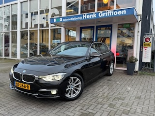 BMW 330i Luxury Line Executive I Individual I Schuifdak I Leer I Sportstoelen