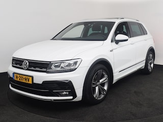Volkswagen Tiguan 1.5 TSI CL Business | R-Line • Schuifdak • Virtual • LED • ACC