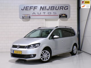 Volkswagen Touran 1.6 TDI Highline 7p. "7 Persoons" Nieuwe-APK Trekhaak Parkeersensoren Bluetooth I Apple-Carplay inbouw mogelijk