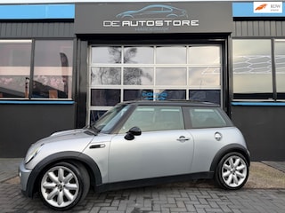 Mini Cooper 1.6 Chili Airco leder Stoelverw pano Dak Parrot Dealer onderhouden perfecte Staat
