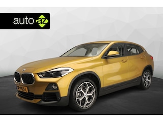 BMW X2 sDrive20i Automaat / Trekhaak / Sportstoelen / Leder / Led / Park assist / Camera / Alu wielen