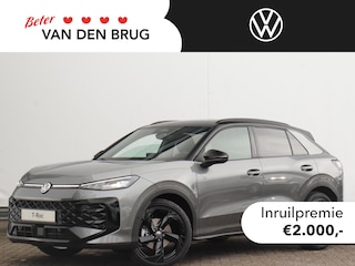 Volkswagen T-Roc R-Line First Edition 1.5 eTSI 110 kW / 150 PK SUV | Panorama | Black Style | Elektrische klep | Harman Kardon | Camera | Stuur & Stoelverwarming | DCC | 20 inch LMV | Matrix LED |